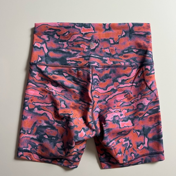 Lululemon Wunder Train High-Rise Short 6", Size 6 - Picture 3 of 6